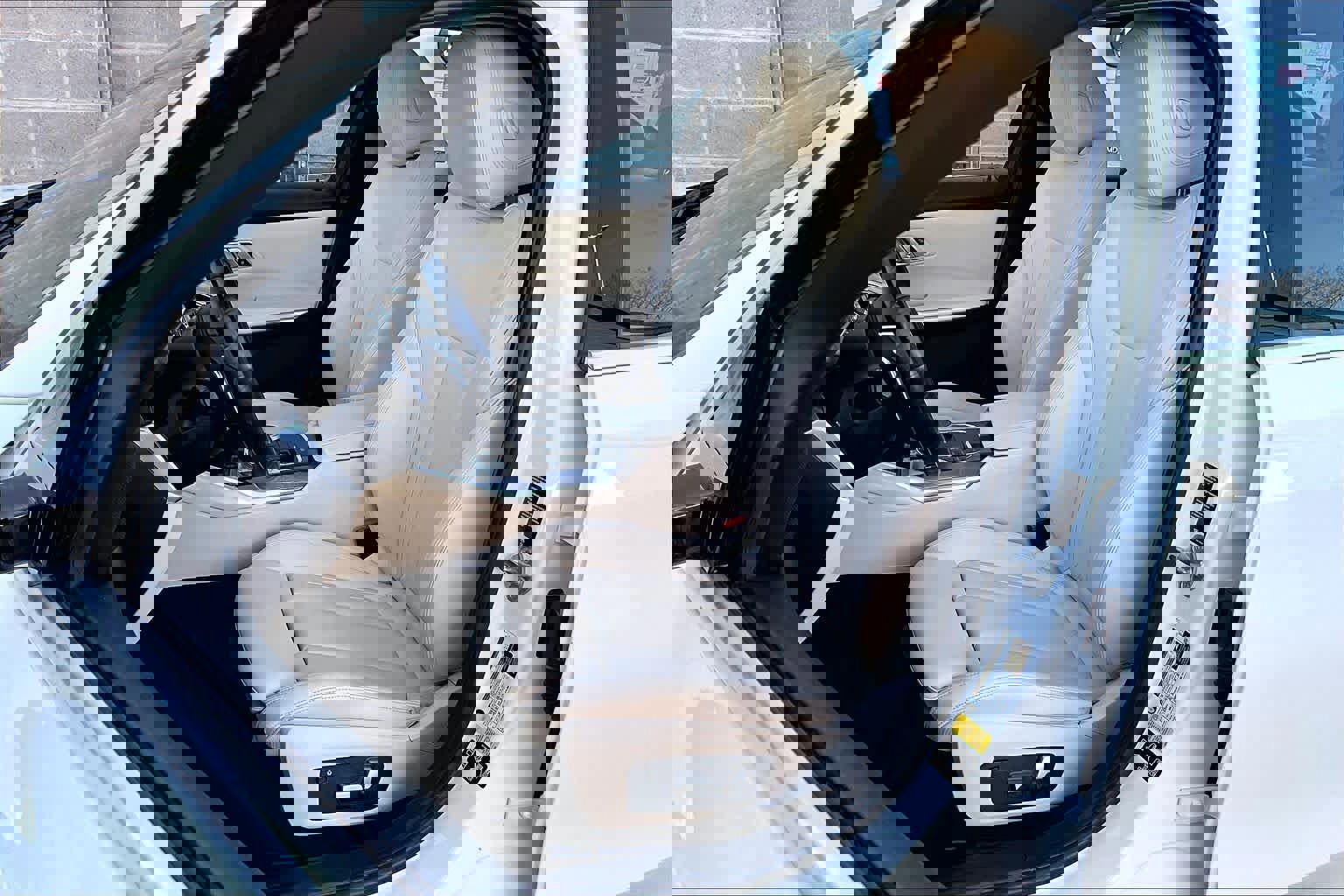 Used 2019 BMW 330i xDrive Sedan w/ Driving Assistance Package image 11