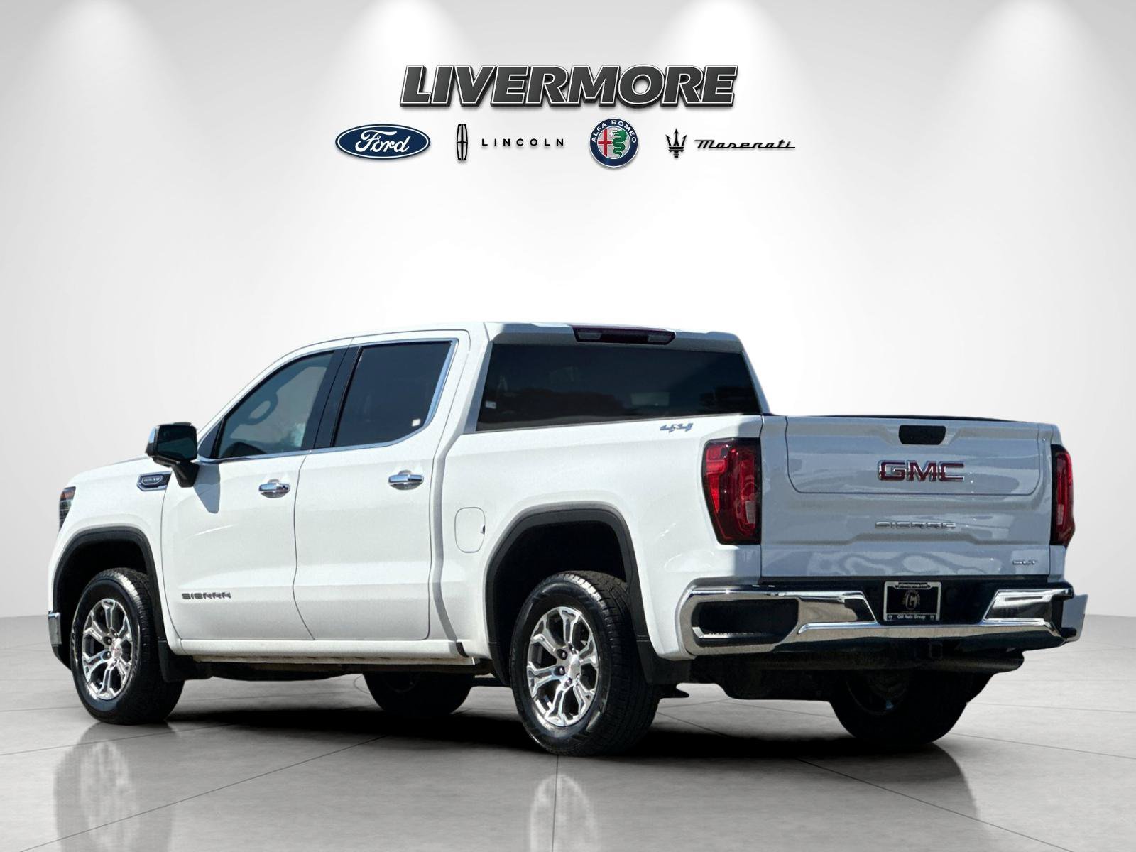 Used 2025 GMC Sierra 1500 SLT AWD/4WD image 5