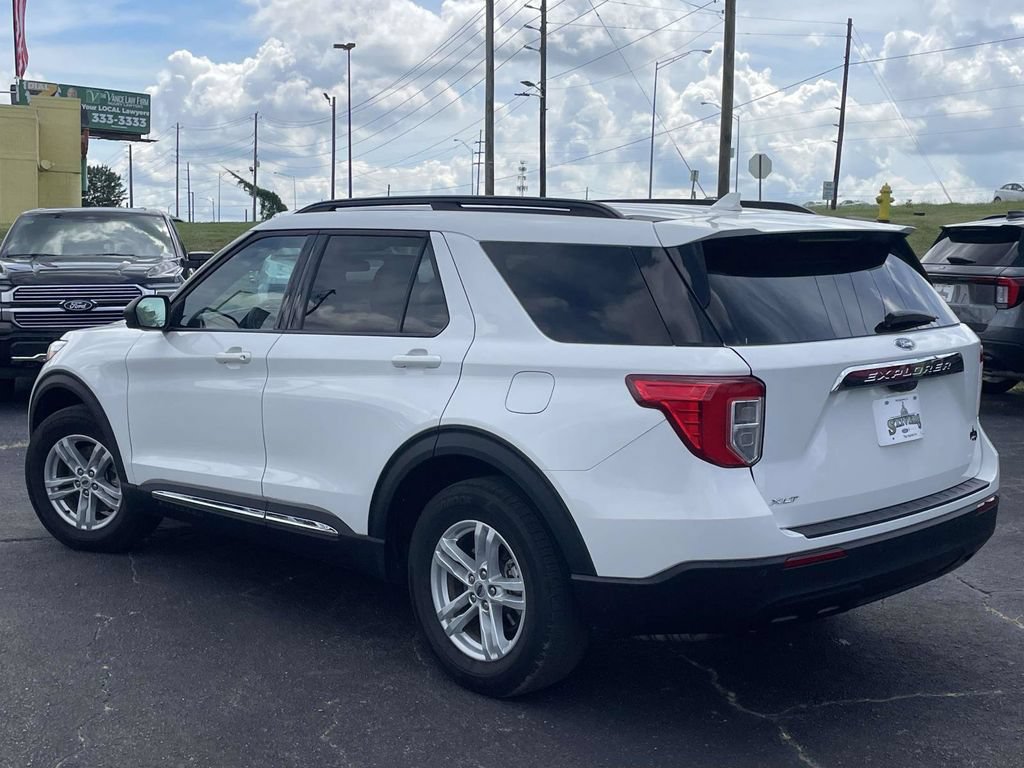 Certified 2024 Ford Explorer XLT RWD image 5