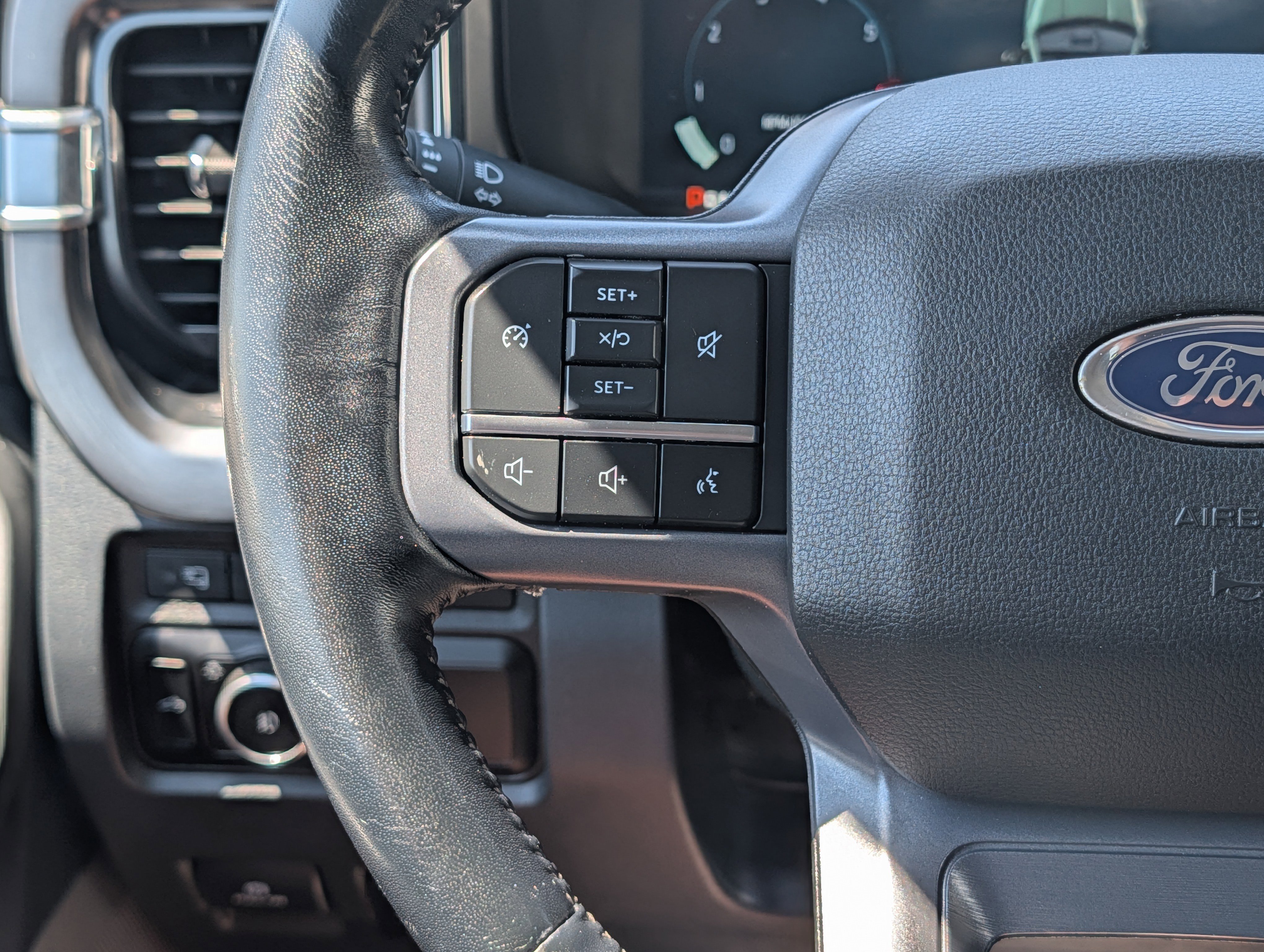 Certified 2023 Ford F250 Lariat AWD/4WD image 28