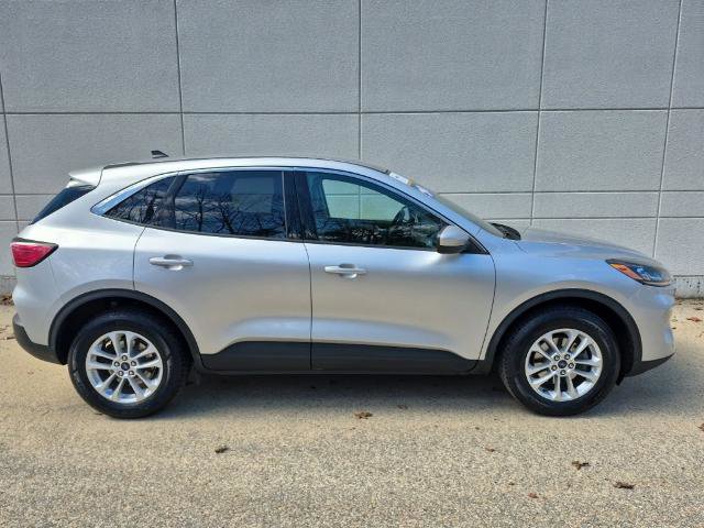 Certified 2020 Ford Escape SE image 2