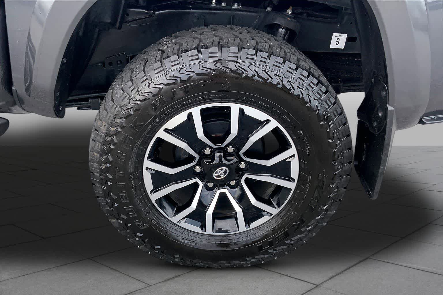 Used 2023 Toyota Tacoma TRD Sport w/ Advanced Technology Package AWD/4WD image 10