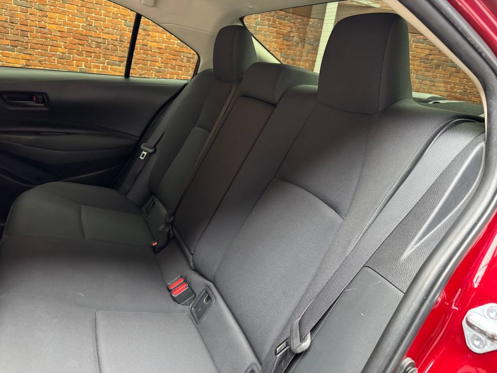 Used 2022 Toyota Corolla LE FWD image 25