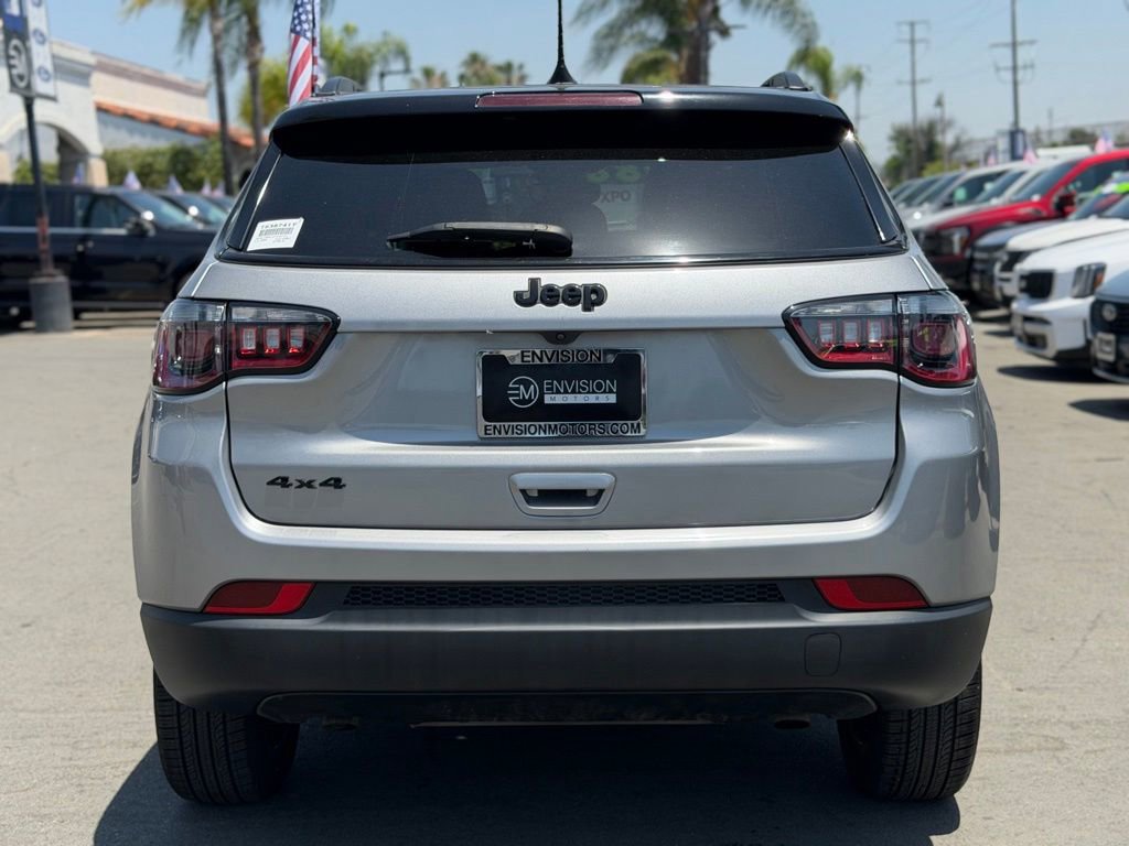 Used 2023 Jeep Compass Latitude AWD/4WD image 10