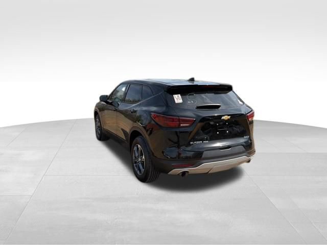 Used 2023 Chevrolet Blazer LT image 3