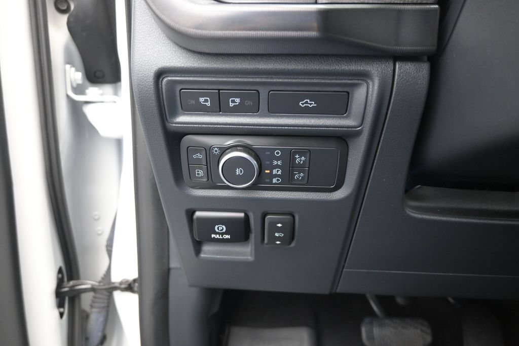 Certified 2023 Ford F150 Platinum w/ Equipment Group 701A High AWD/4WD image 13