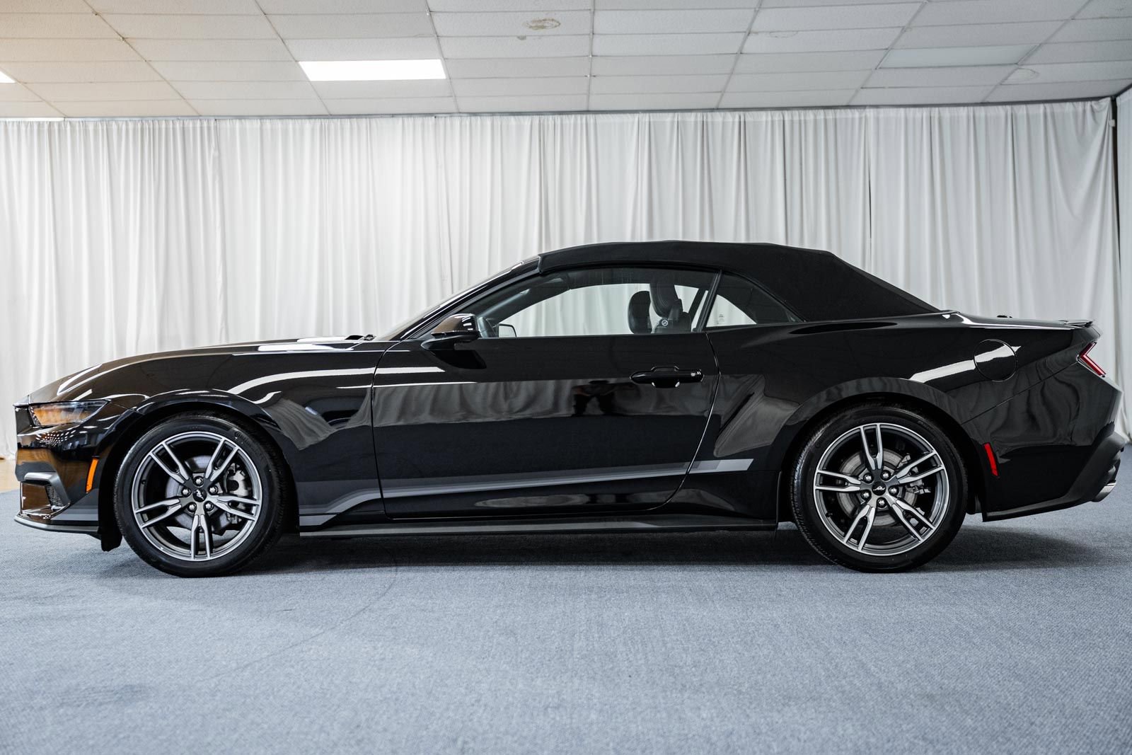 Certified 2025 Ford Mustang Premium w/ Wheel & Stripe Package image 5