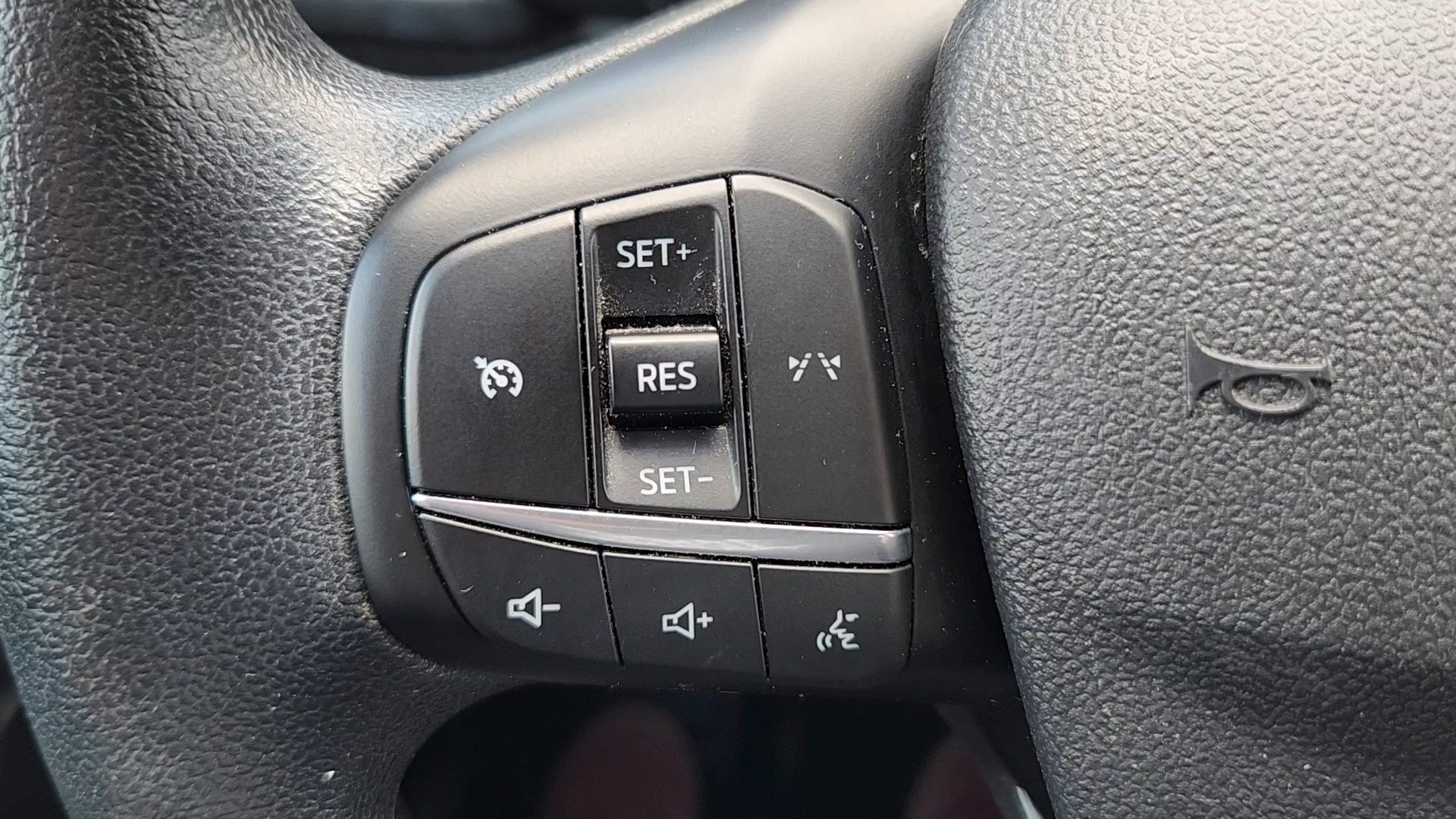 Certified 2025 Ford Escape Active AWD/4WD image 12