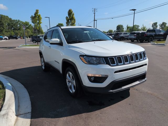 Used 2020 Jeep Compass Latitude w/ Cold Weather Group AWD/4WD image 7