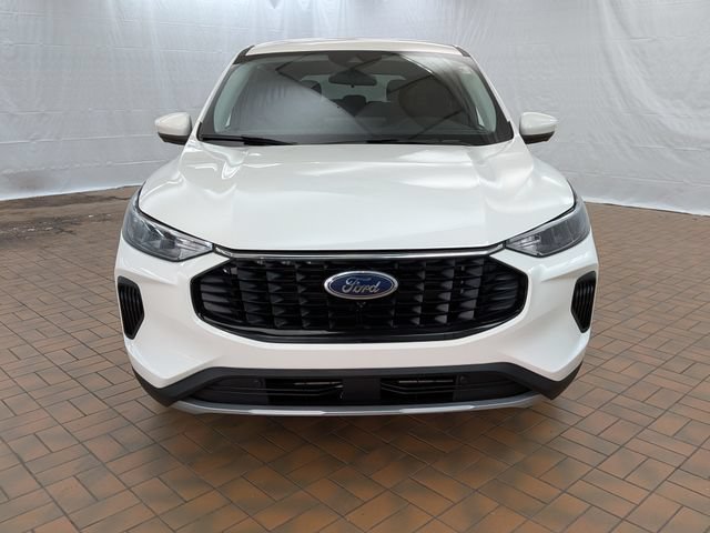 Certified 2023 Ford Escape Active w/ Tech Pack #2 FWD image 2