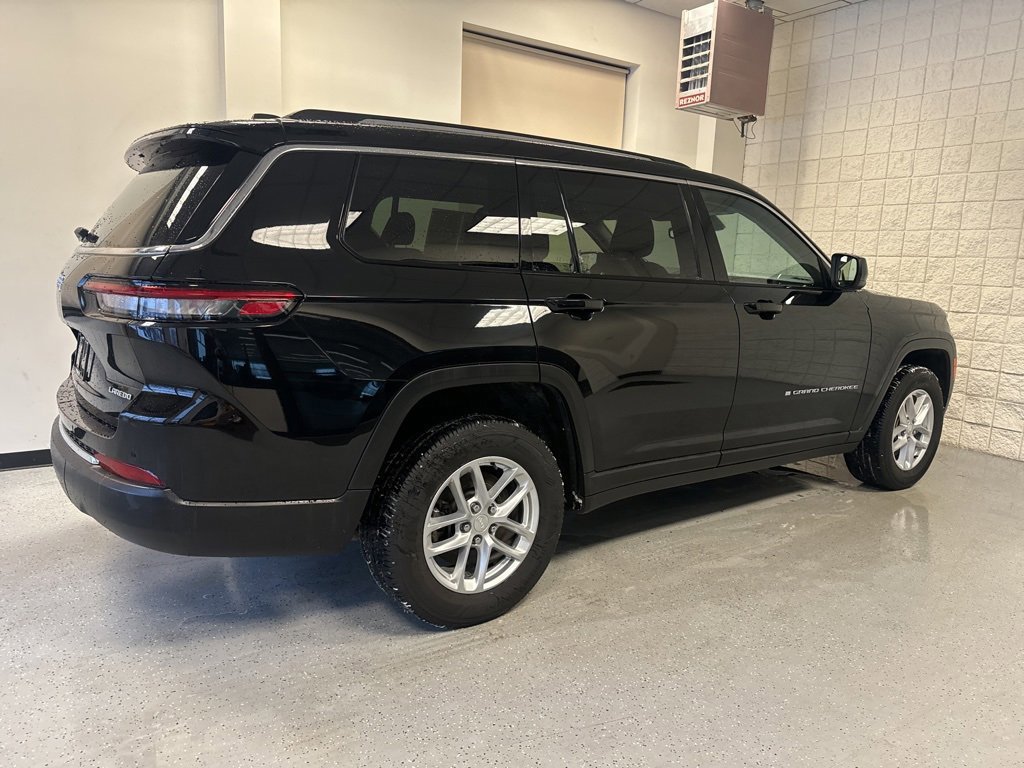 Used 2023 Jeep Grand Cherokee L Laredo image 8