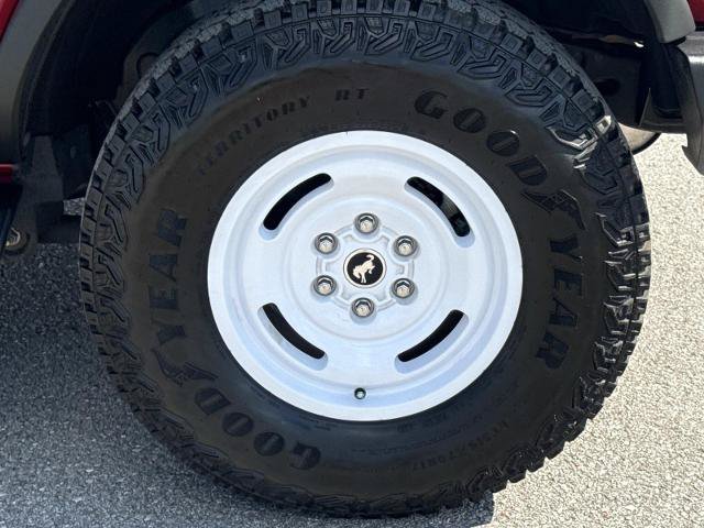 Certified 2025 Ford Bronco Heritage Edition AWD/4WD image 9