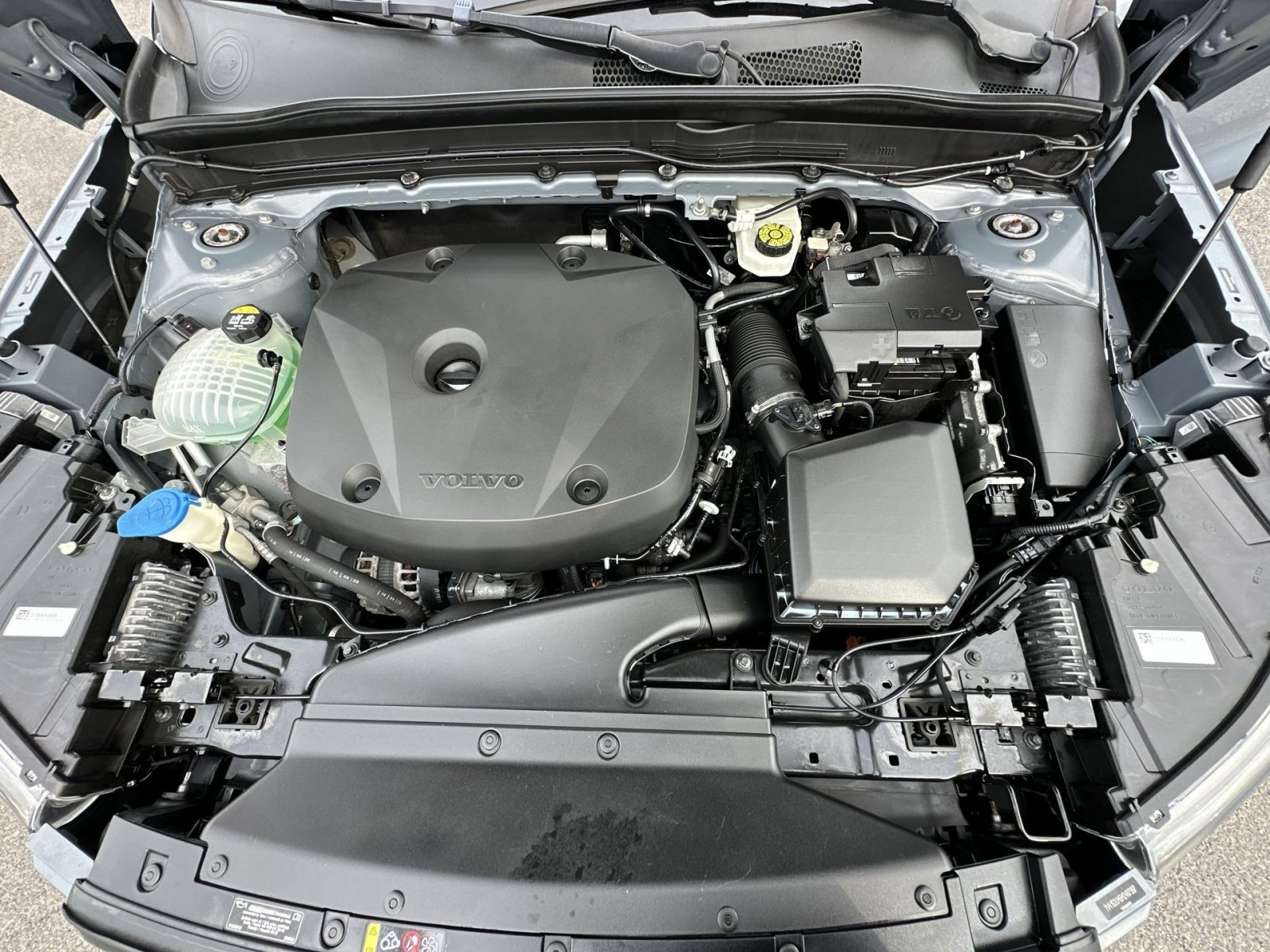 Used 2021 Volvo XC40 T5 R-Design AWD/4WD image 35