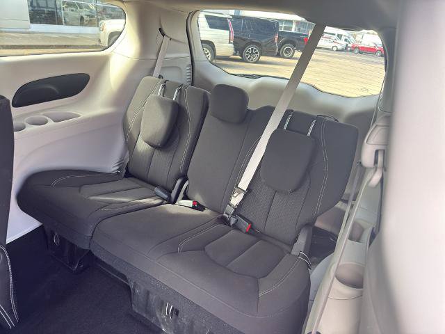 Used 2023 Chrysler Voyager LX FWD image 11