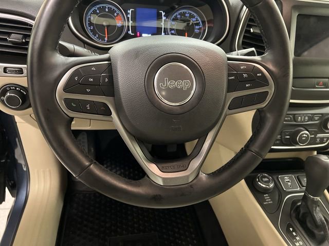 Used 2020 Jeep Cherokee Latitude w/ Cold Weather Group AWD/4WD image 9