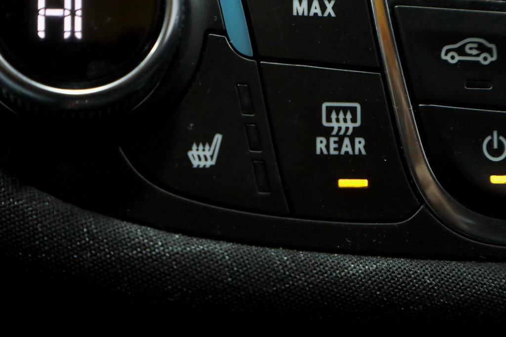 Used 2024 Chevrolet Malibu LT image 11