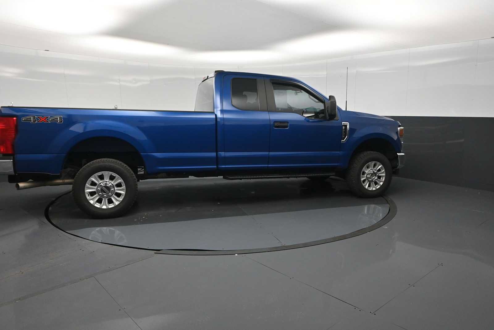 Certified 2022 Ford F250 XL w/ STX Appearance Package AWD/4WD image 9