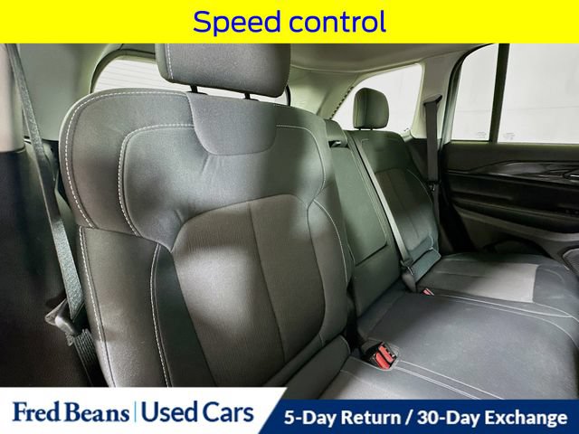 Used 2023 Jeep Grand Cherokee Laredo w/ Luxury Tech Group I AWD/4WD image 33
