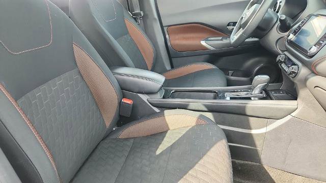 Used 2024 Nissan Kicks SR image 29