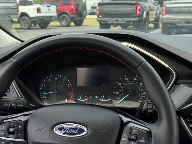 Certified 2022 Ford Escape SEL w/ SEL Stealth AWD Package image 9
