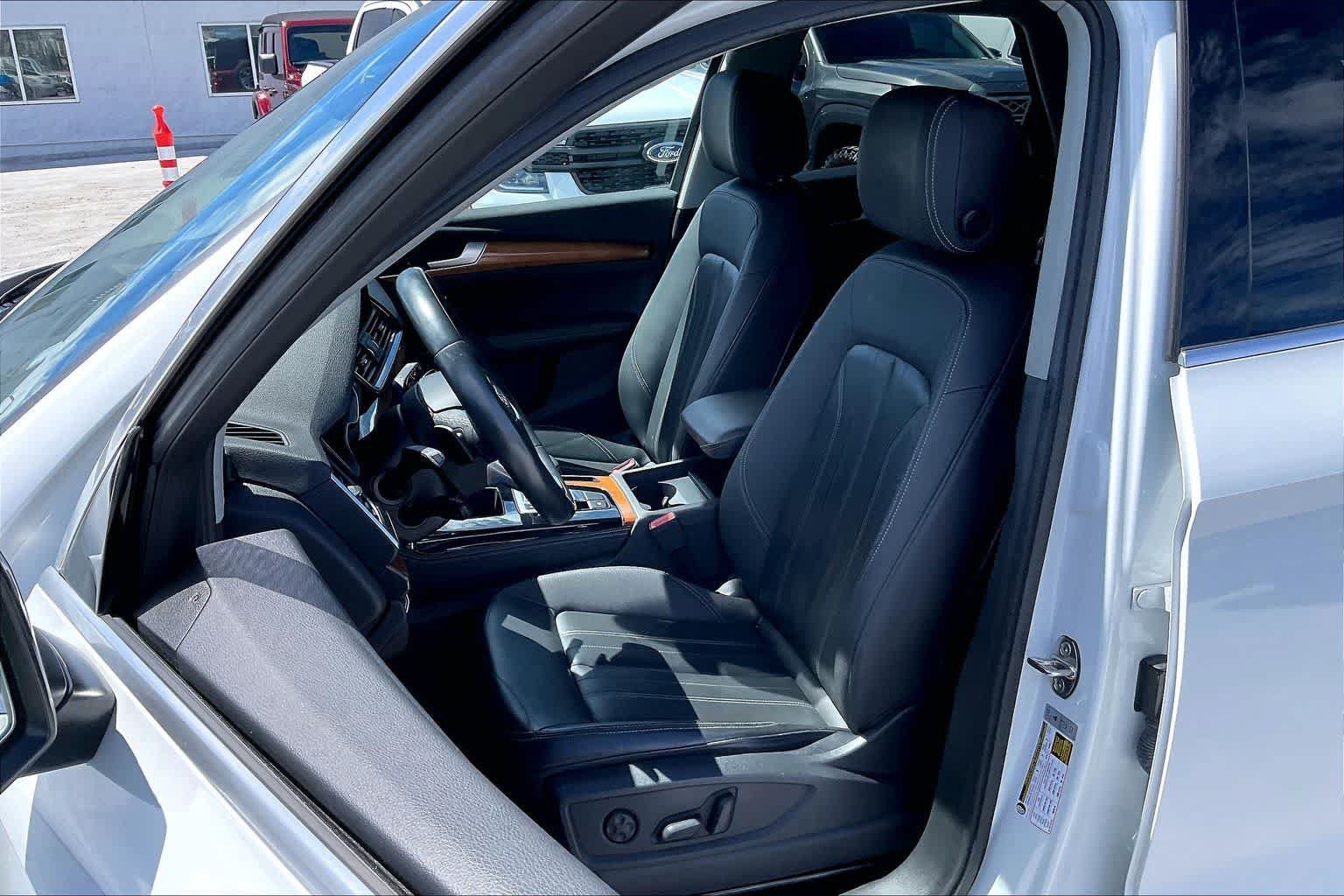 Used 2023 Audi Q5 2.0T Premium Plus w/ Premium Plus Package AWD/4WD image 11