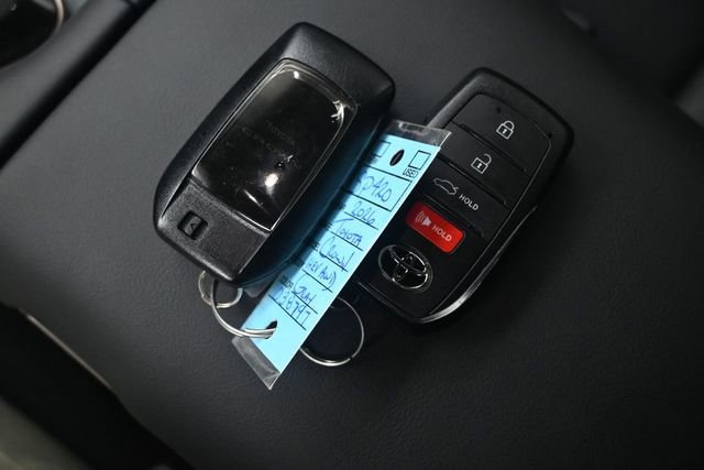 Used 2026 Toyota Crown AWD/4WD image 16