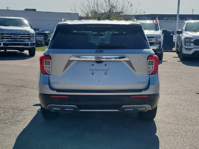Certified 2022 Ford Explorer XLT w/ Equipment Group 202A AWD/4WD image 4