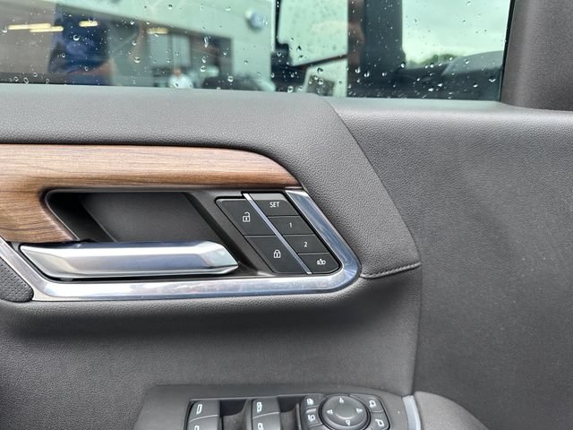 Used 2024 Chevrolet Silverado 2500 High Country AWD/4WD image 12