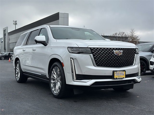 Used 2023 Cadillac Escalade ESV Premium Luxury w/ Performance Package image 9