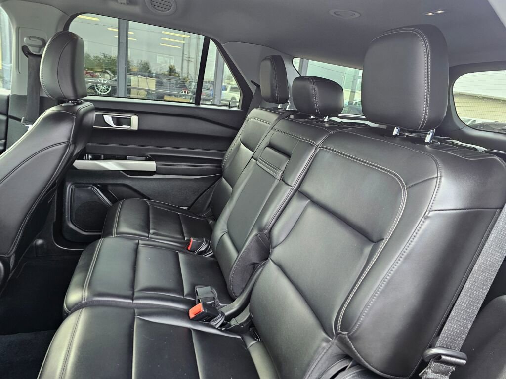 Certified 2024 Ford Explorer XLT w/ Equipment Group 202A image 15