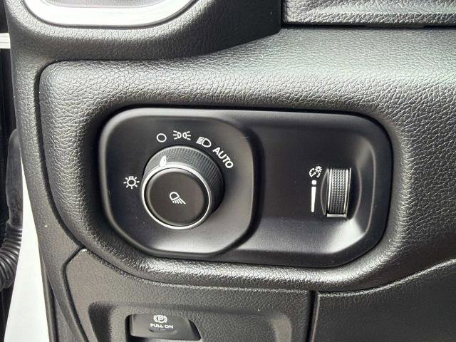 Used 2024 RAM 1500 Laramie AWD/4WD image 31