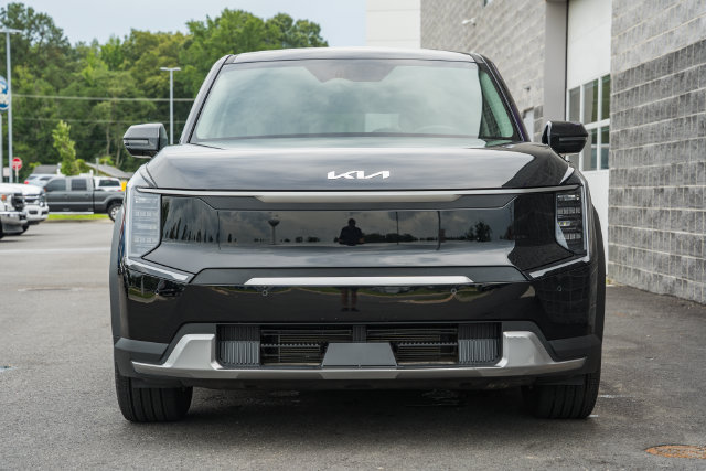 Used 2026 Kia EV9 Light RWD image 3