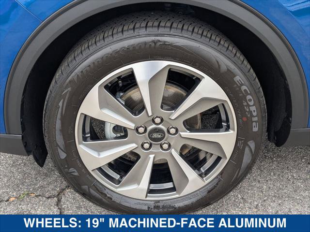 Certified 2023 Ford Escape Platinum w/ Premium Technology Package AWD/4WD image 9