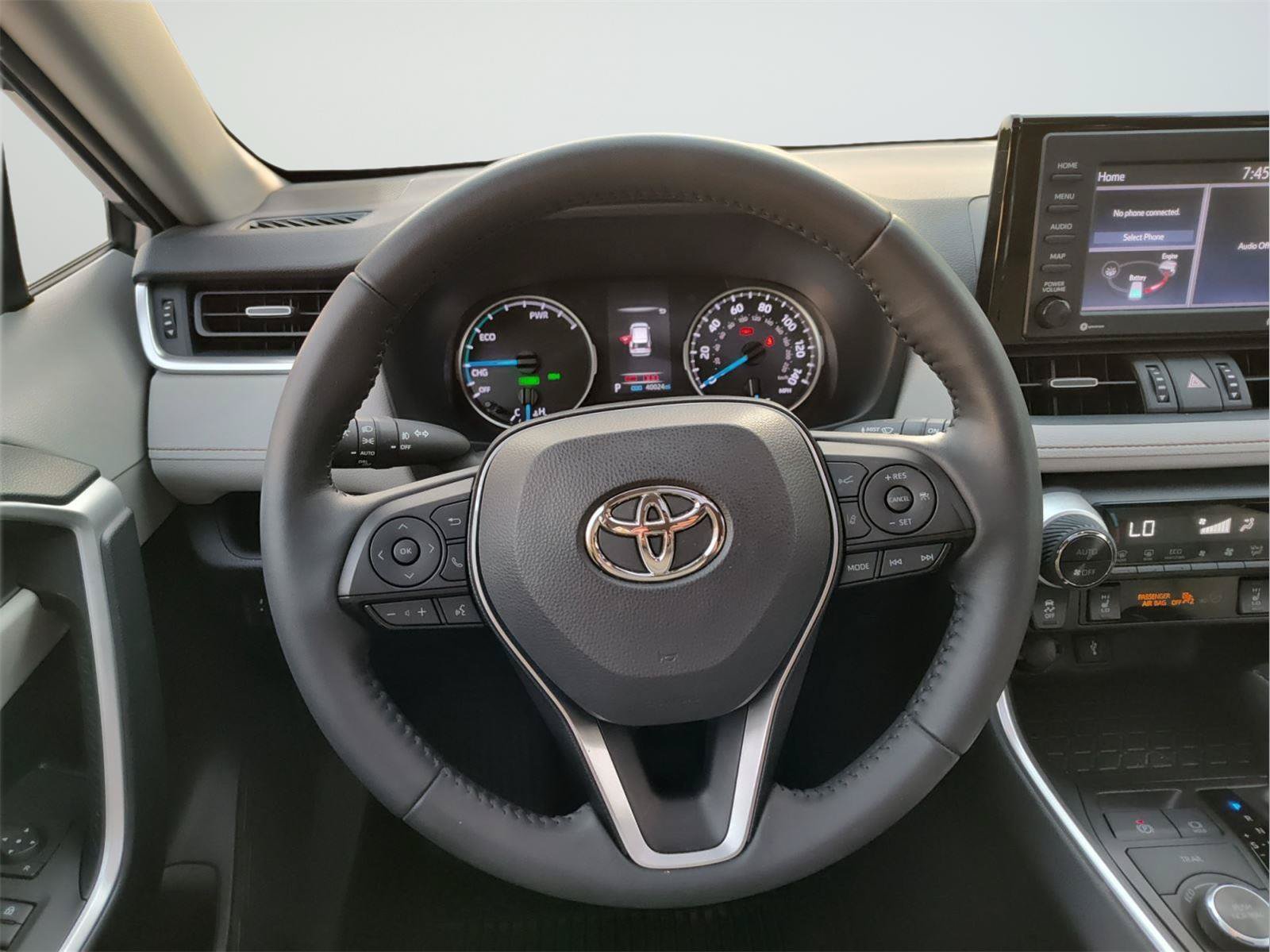 Used 2022 Toyota RAV4 XLE Premium AWD/4WD image 12