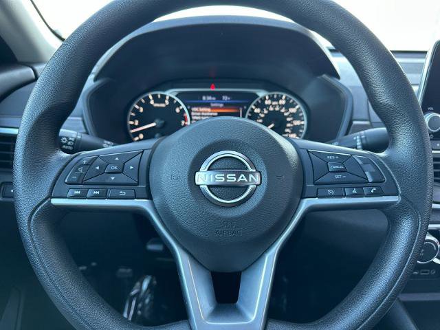 Used 2025 Nissan Altima 2.5 SV FWD image 21