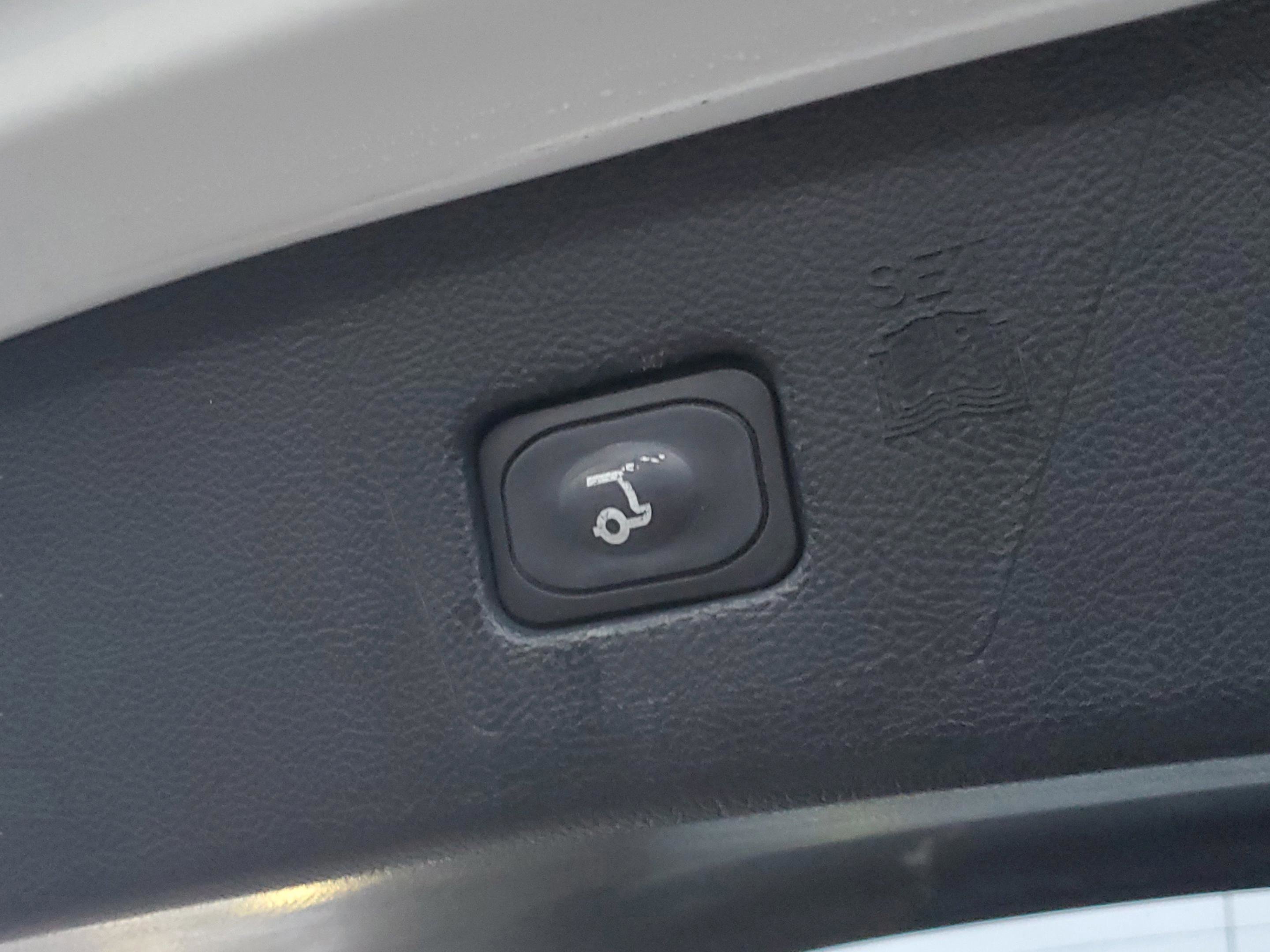 Certified 2022 Ford Edge ST w/ Equipment Group 401A image 5