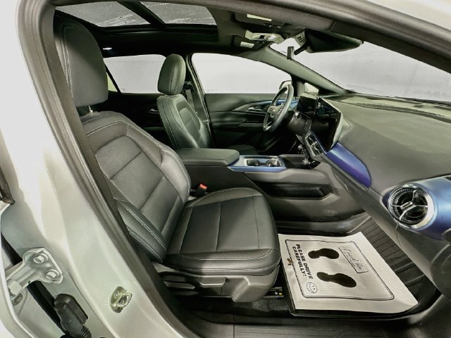 Used 2025 Chevrolet Equinox EV LT w/ Convenience Package FWD image 34
