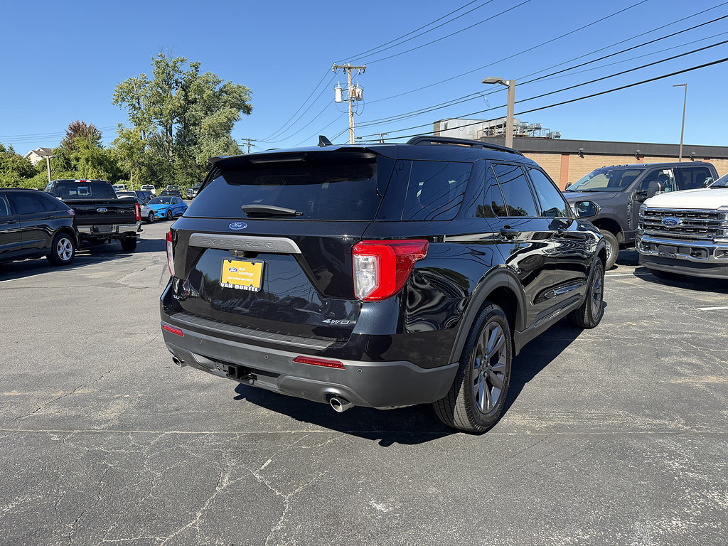 Certified 2022 Ford Explorer XLT w/ Equipment Group 202A AWD/4WD image 7