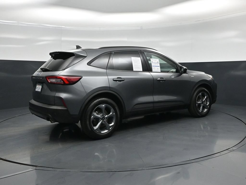 Certified 2025 Ford Escape ST-Line w/ Tech Pack #1 FWD image 22
