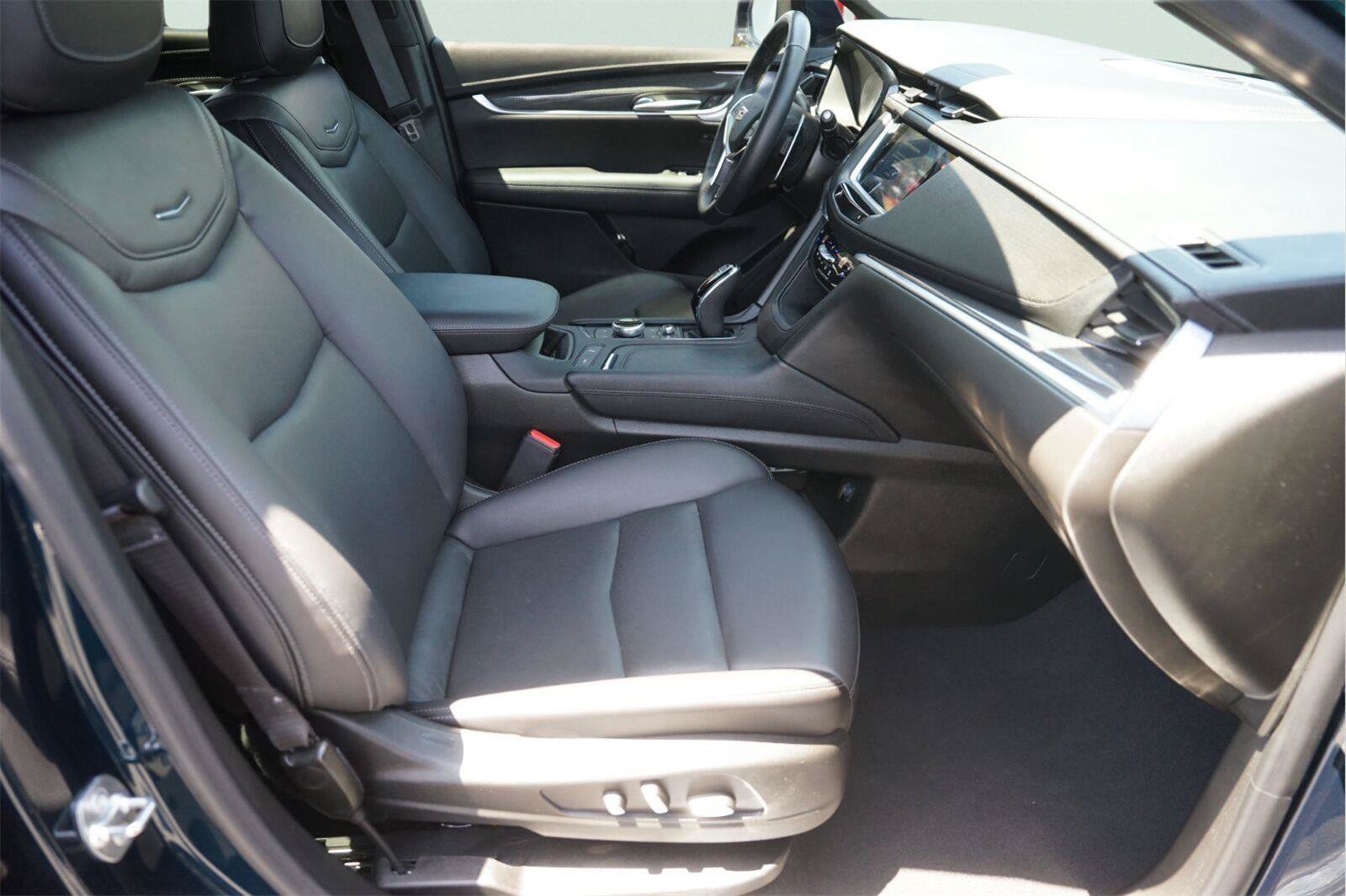 Used 2025 Cadillac XT5 Sportv w/ Technology Package AWD/4WD image 19