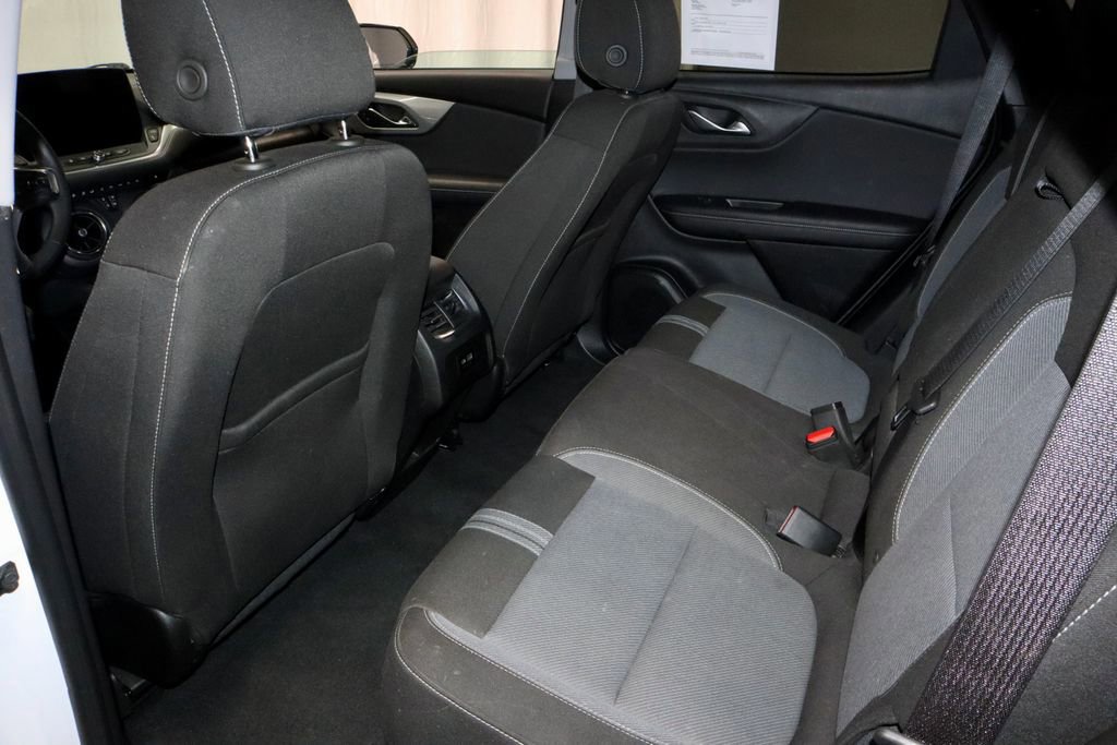 Used 2025 Chevrolet Blazer LT image 21