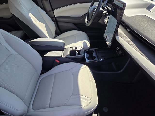 Certified 2025 Ford Mustang Mach-E Premium image 12