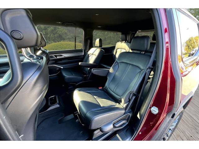 Used 2025 Jeep Wagoneer Series II AWD/4WD image 21