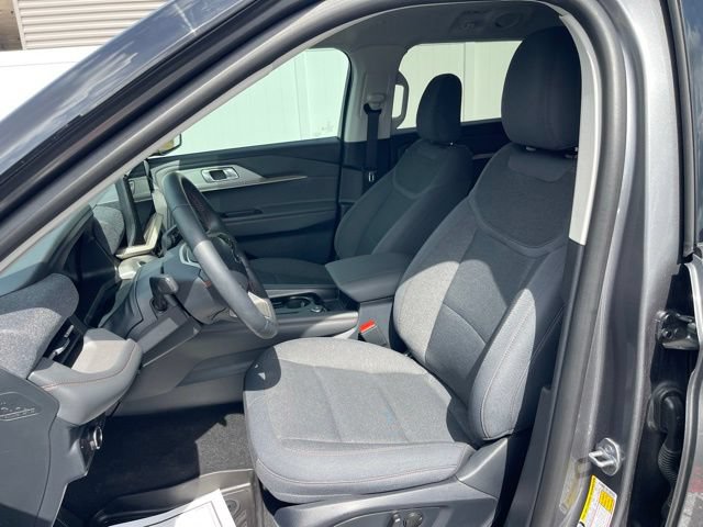 Certified 2025 Ford Explorer Active RWD image 16