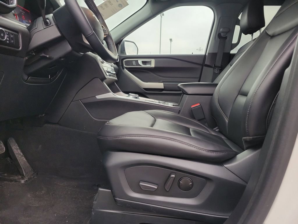 Certified 2023 Ford Explorer XLT w/ Equipment Group 202A image 17