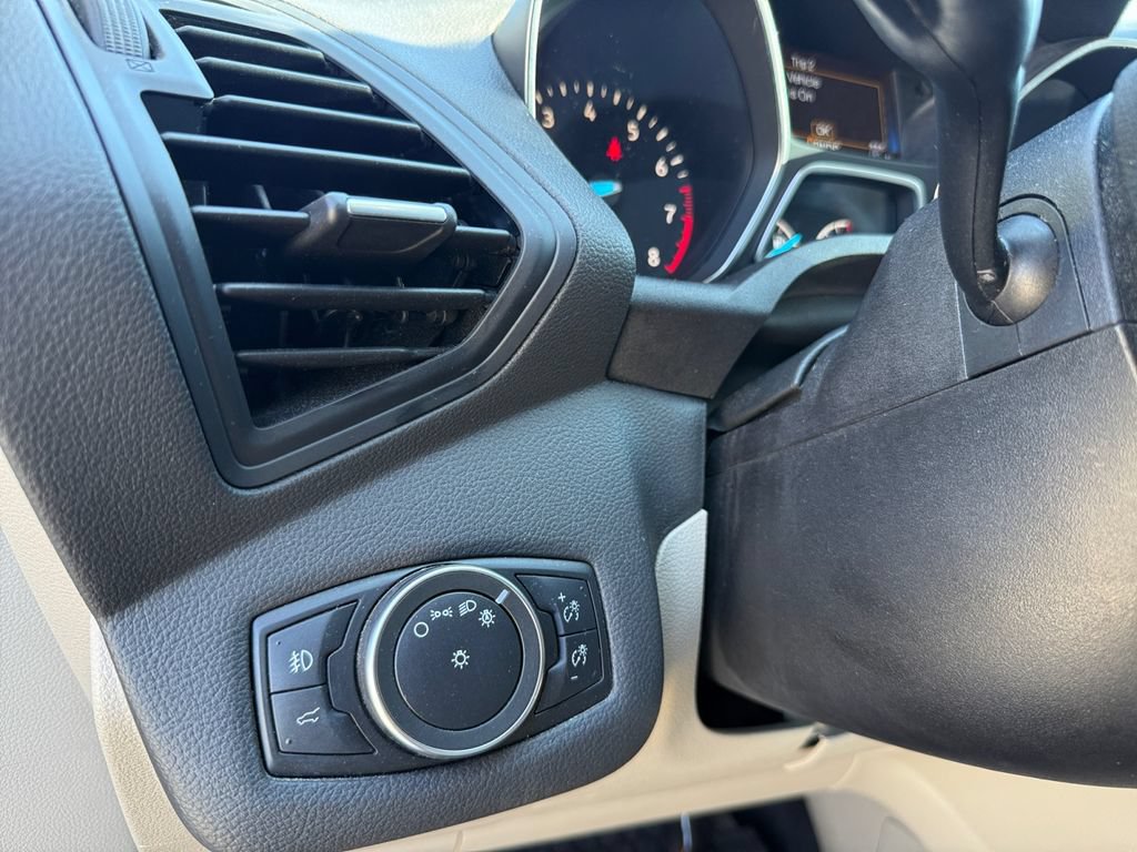 Certified 2019 Ford Escape SE FWD image 16