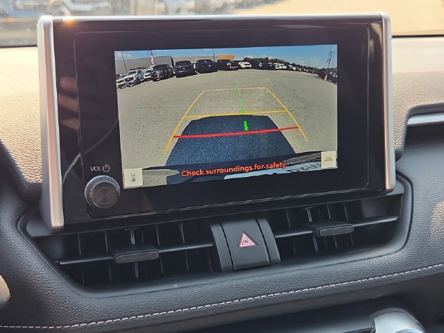 Used 2024 Toyota RAV4 XLE FWD image 16