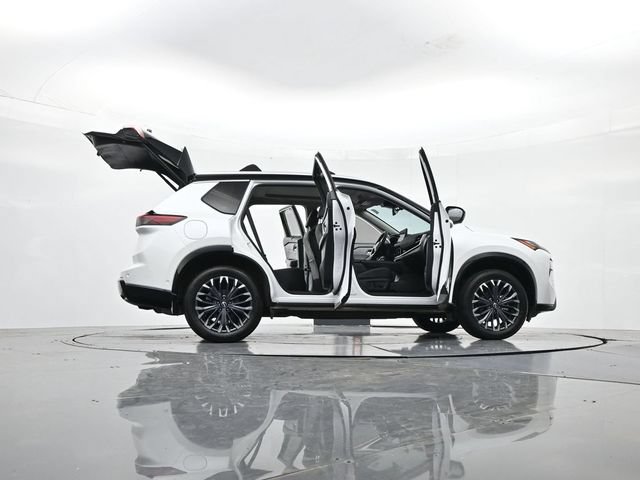 Used 2025 Nissan Rogue Platinum w/ Platinum Premium Package FWD image 56