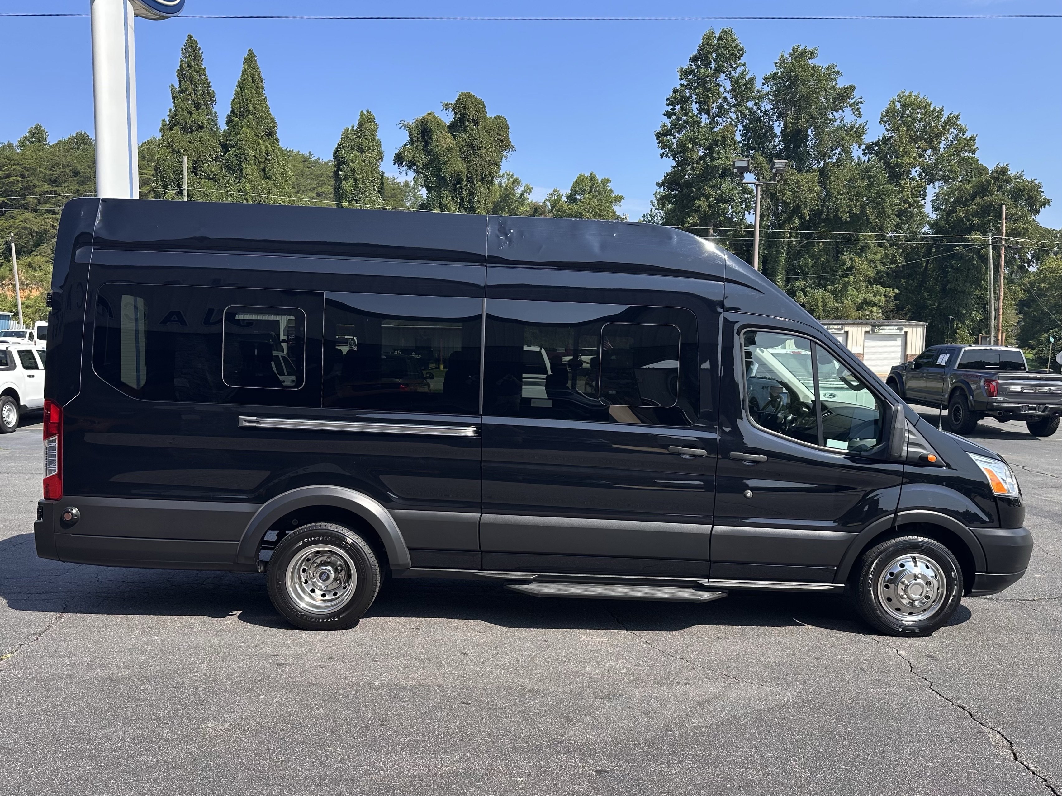 Certified 2019 Ford Transit 350 XLT RWD image 5