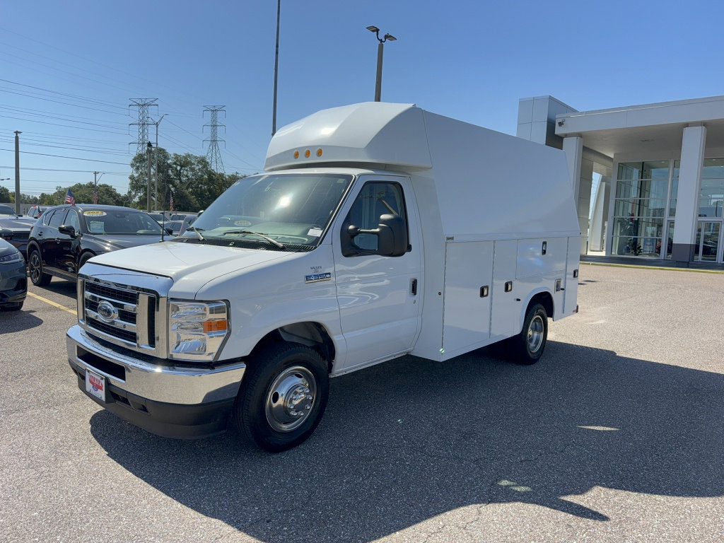 Certified 2025 Ford E-350 and Econoline 350 Super Duty w/ Power Equipment Group RWD image 2